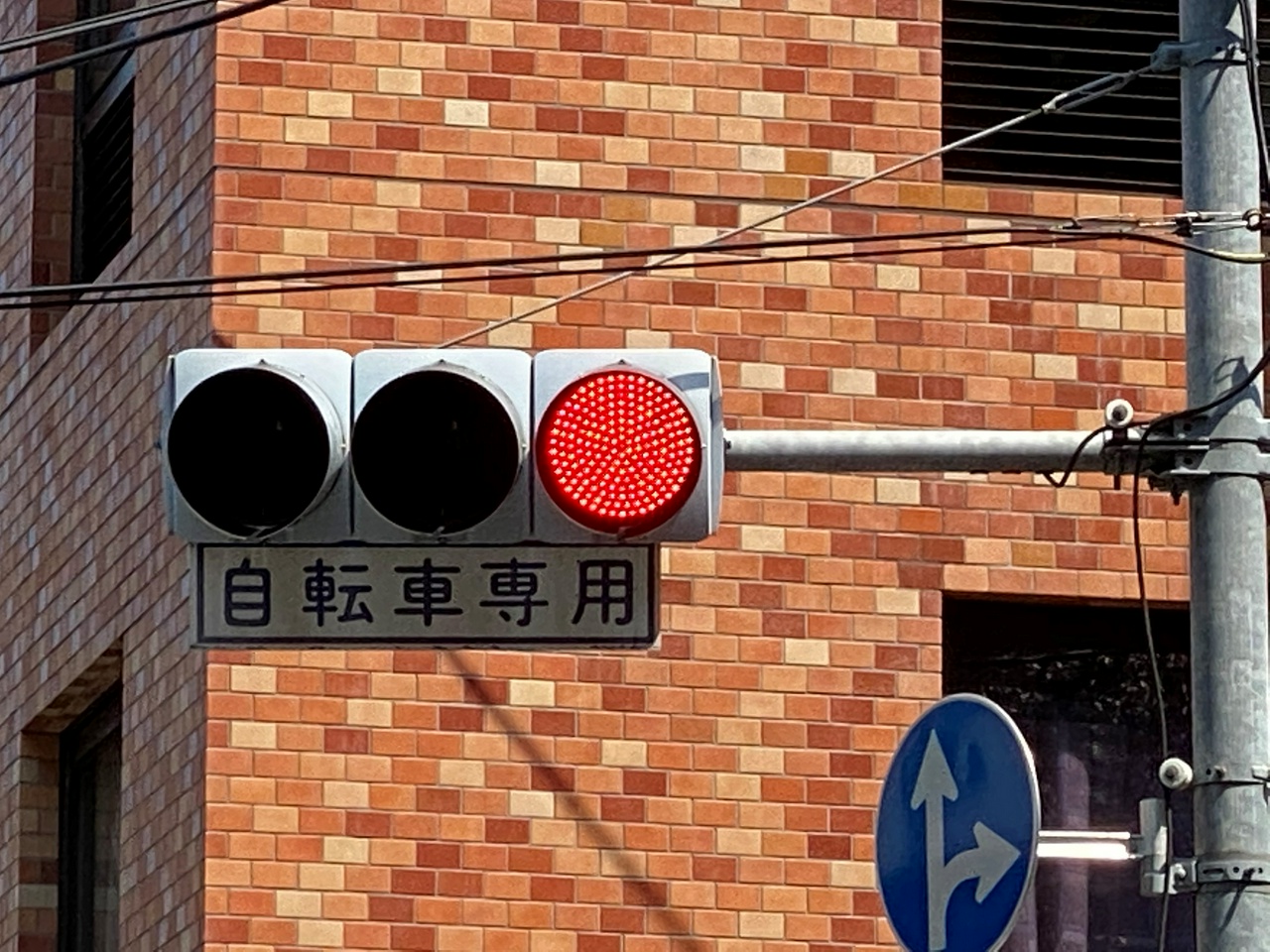 都内の自転車乗りよ、信号ぐらい守れ。