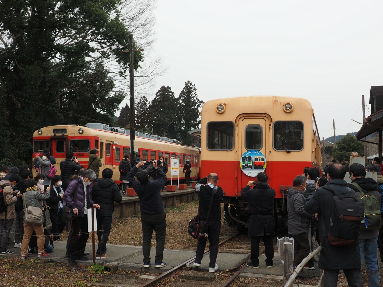 いすみ鉄道キハ28と小湊鐵道キハ200の並び。ディーゼルマニア歓喜!