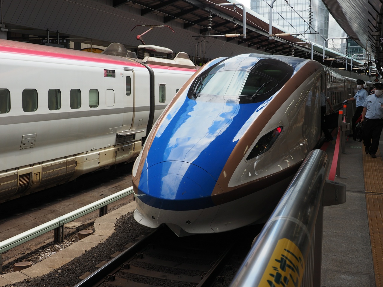 上越新幹線E7系電車