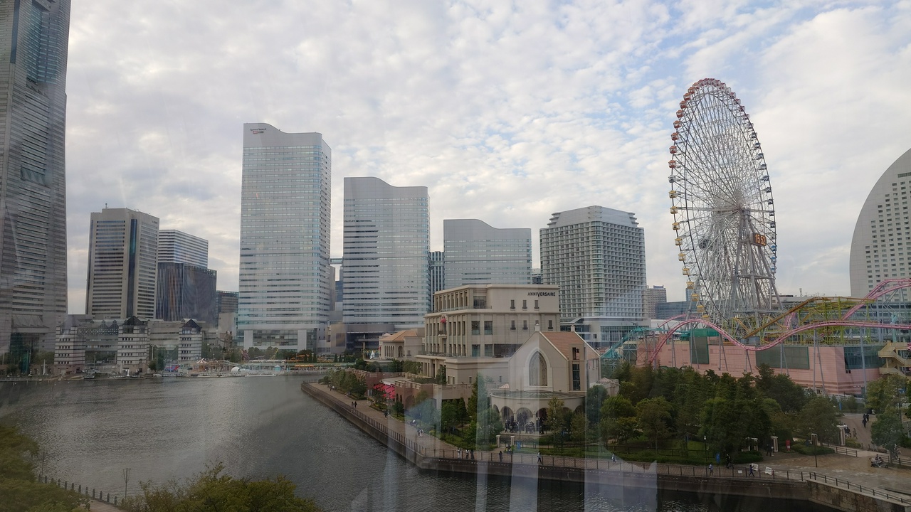 ロープウェイから眺める高層ビル群