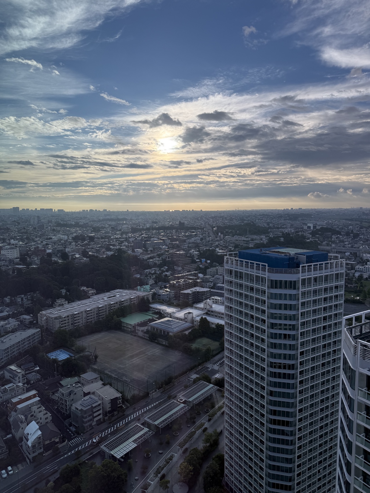 客室から日の出を拝む ＠ 二子玉川エクセルホテル東急
