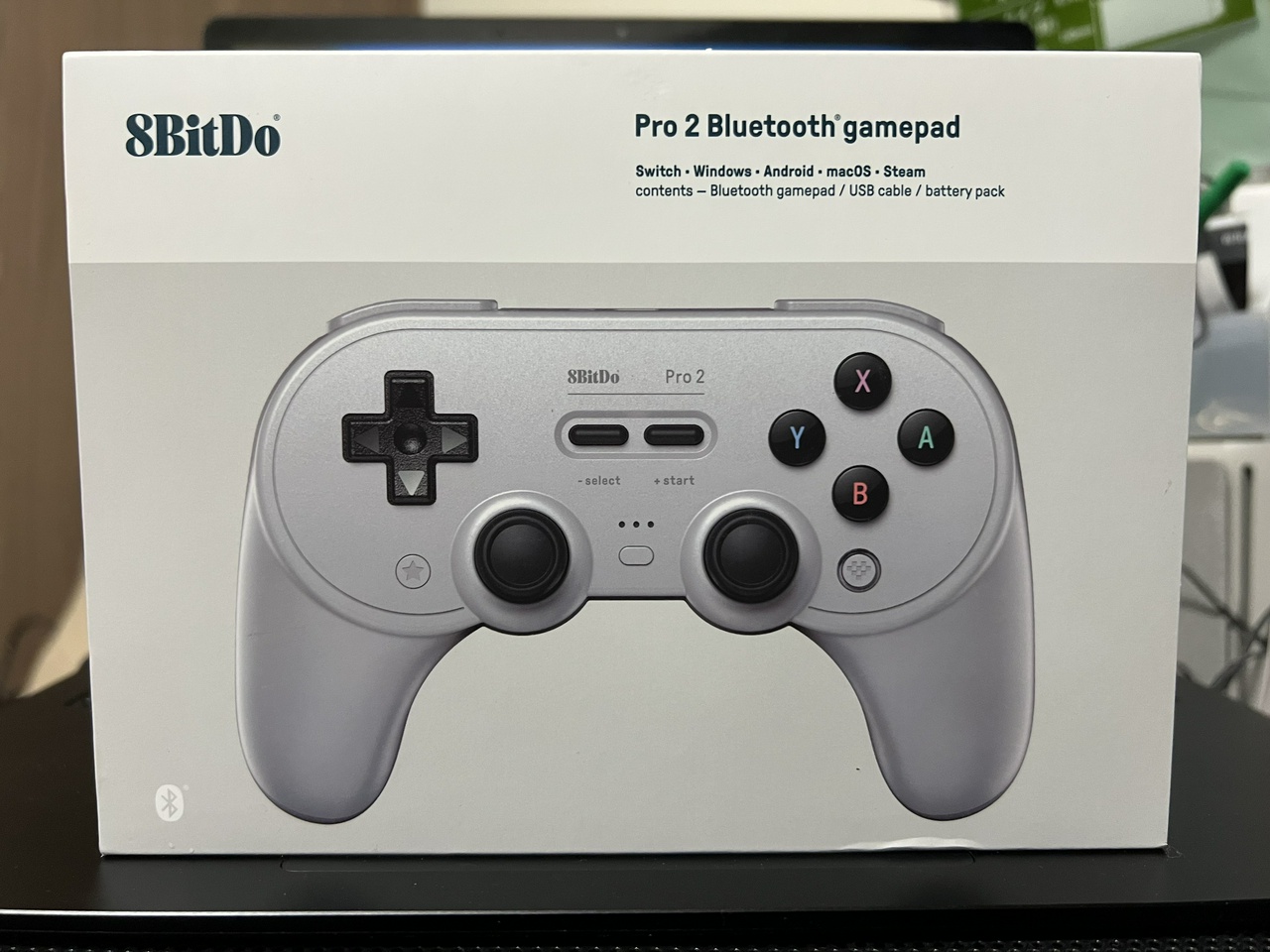 8BitDo Pro 2 Bluetooth gamepad