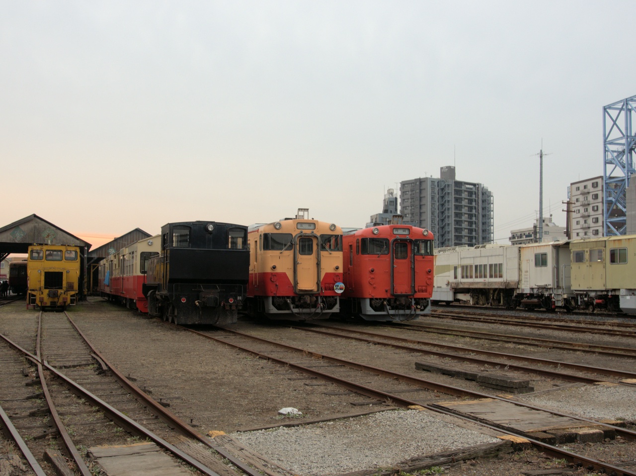 先ほど乗車していた団体列車も到着