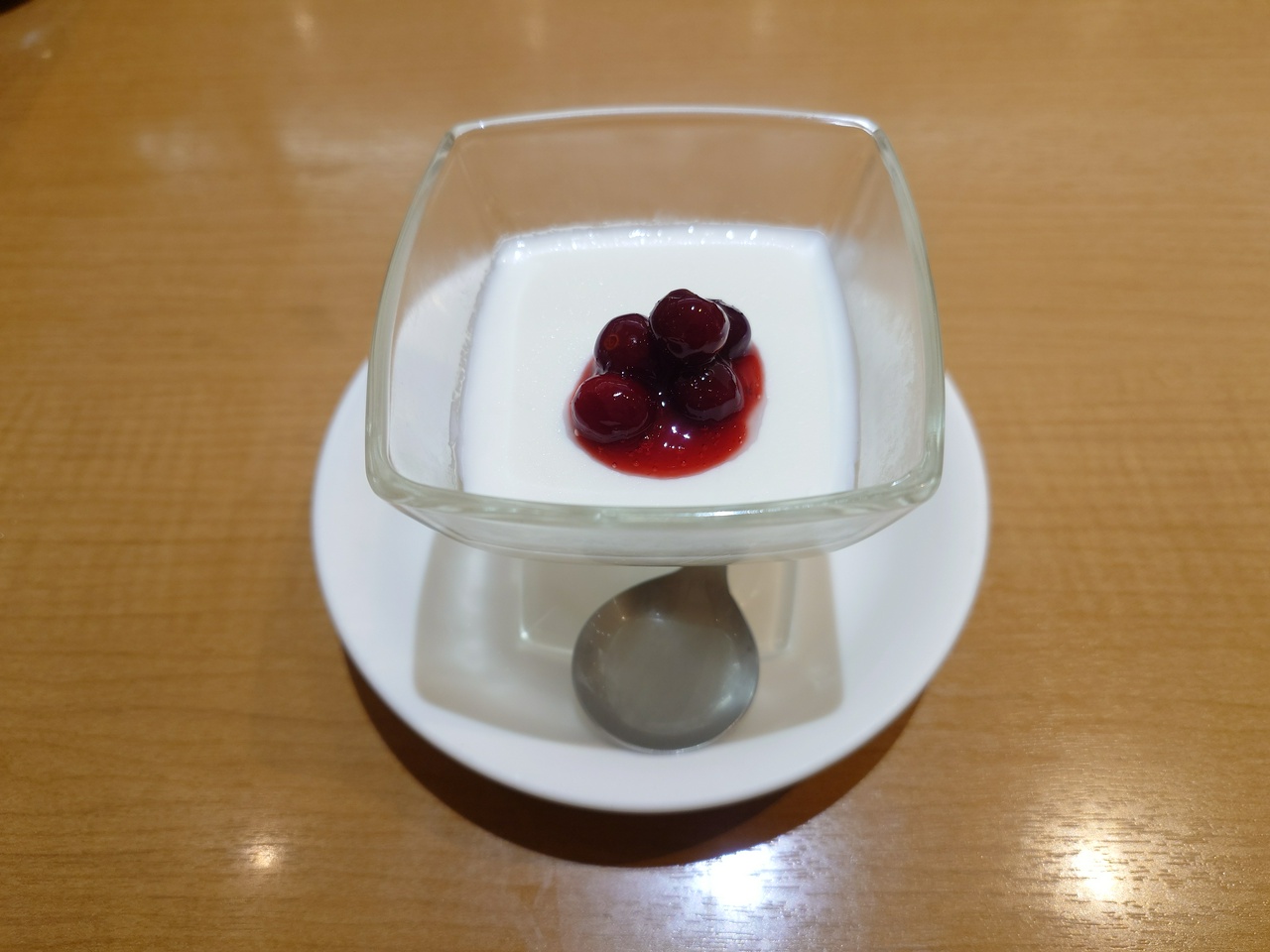 崎陽軒中華食堂にて、食後の杏仁豆腐