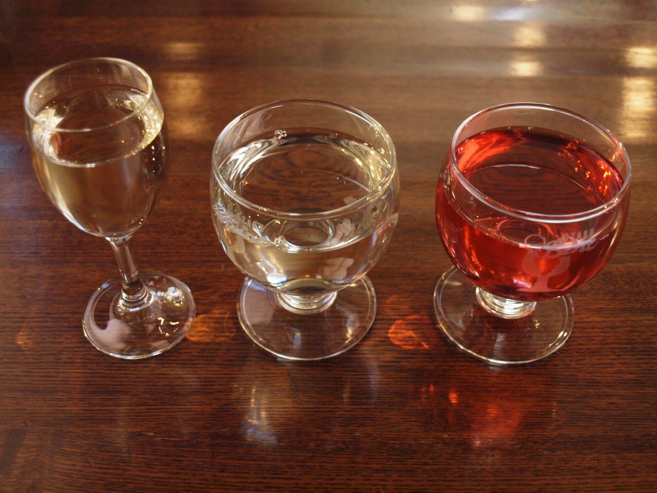 おたるワイン3種を現地で飲む