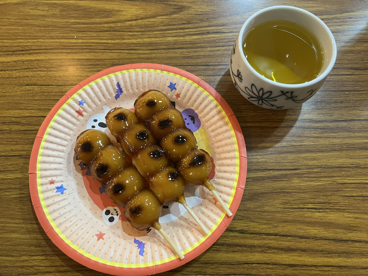 お茶と団子…。