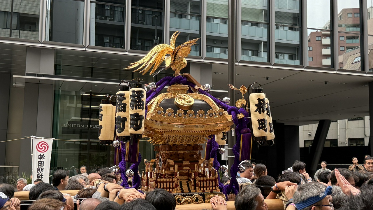 神田明神通りと神輿行列（その3）